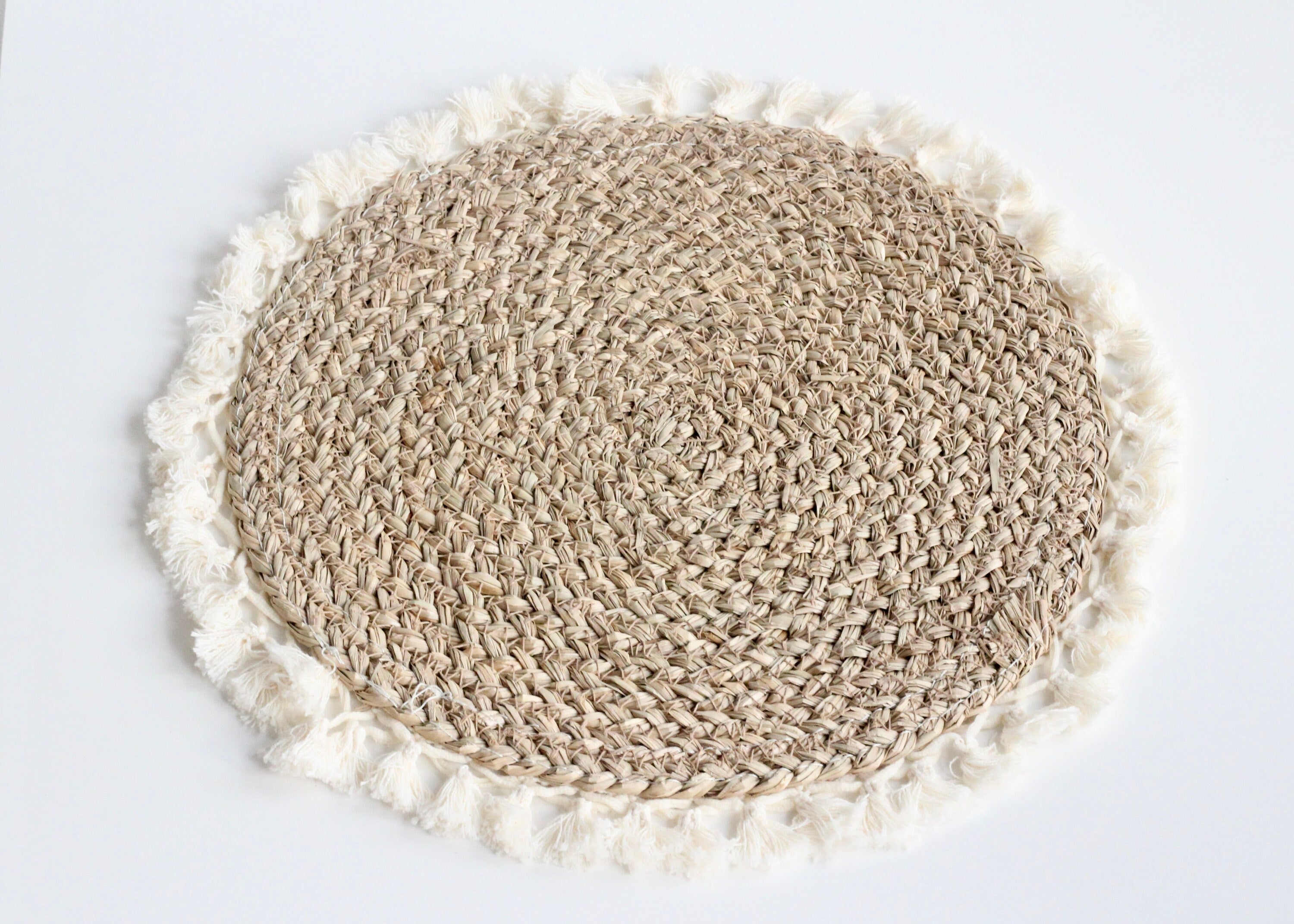 Boho Woven Seagrass Round Placemats with Macrame Tassels