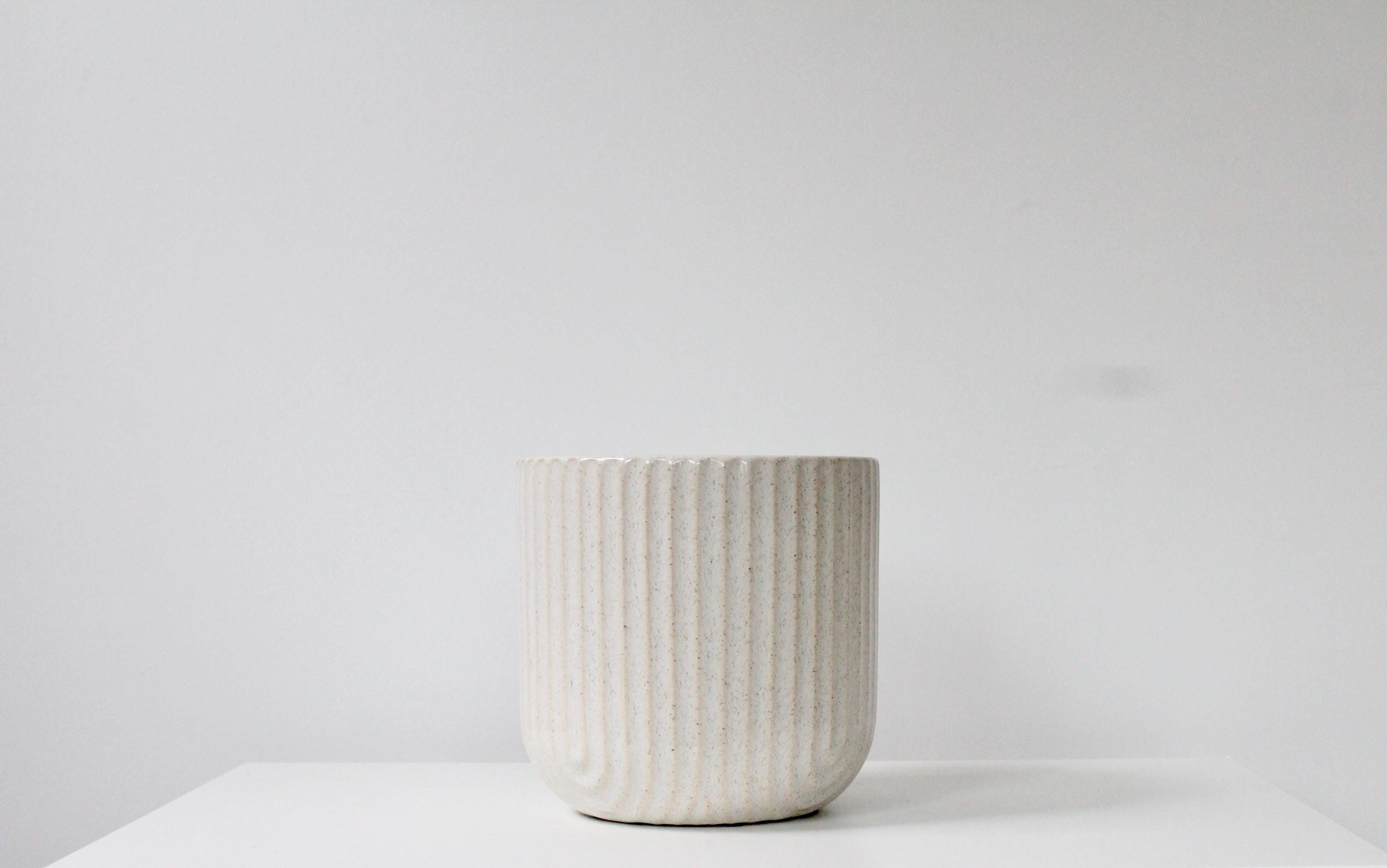 Ribbed Arch Speckled Ceramic Flower Vase | Beige Scallop Planter | Rounded Indoor Pot with Modern Texture