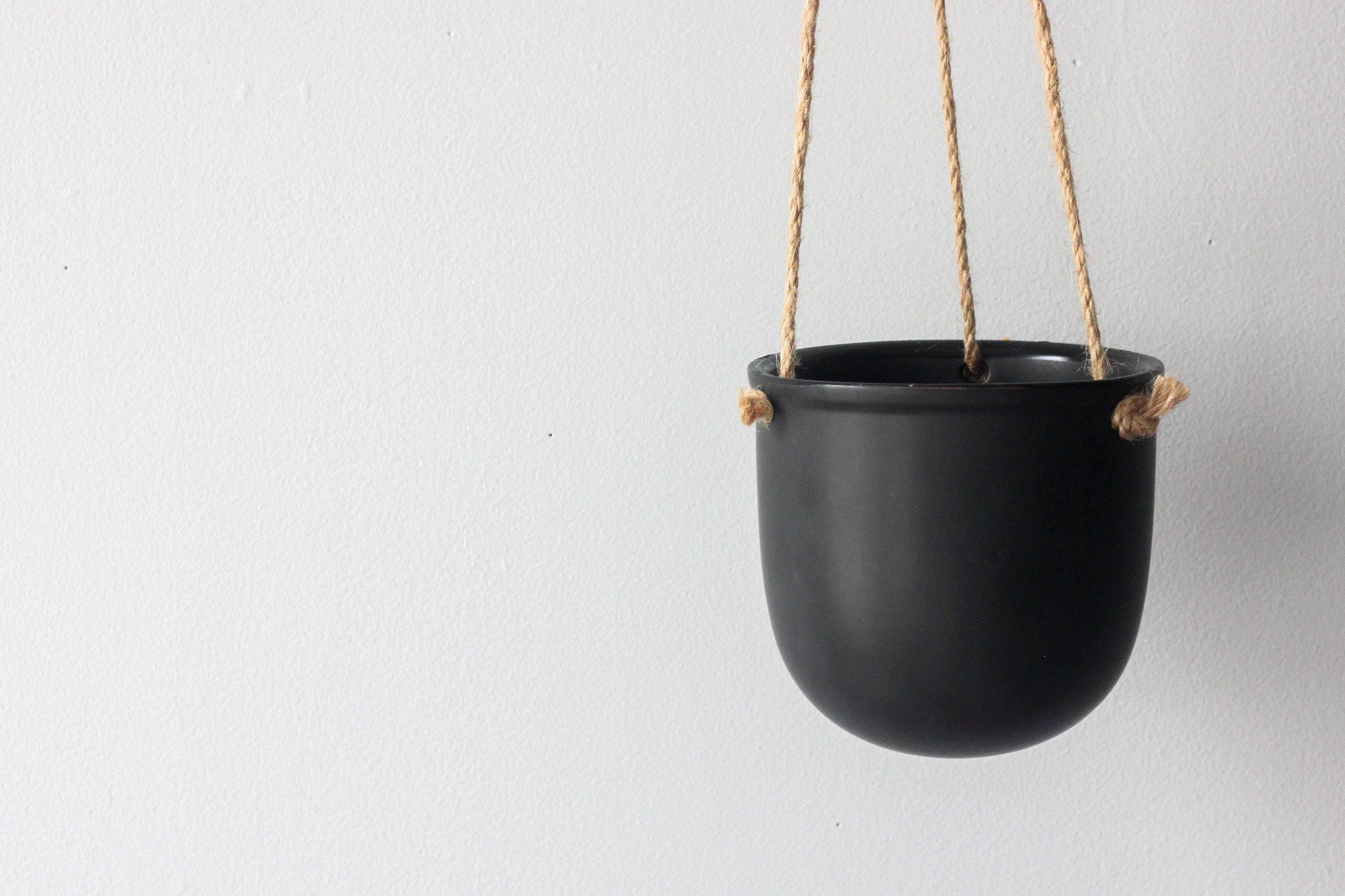 Matte Black Hanging Planter Pot