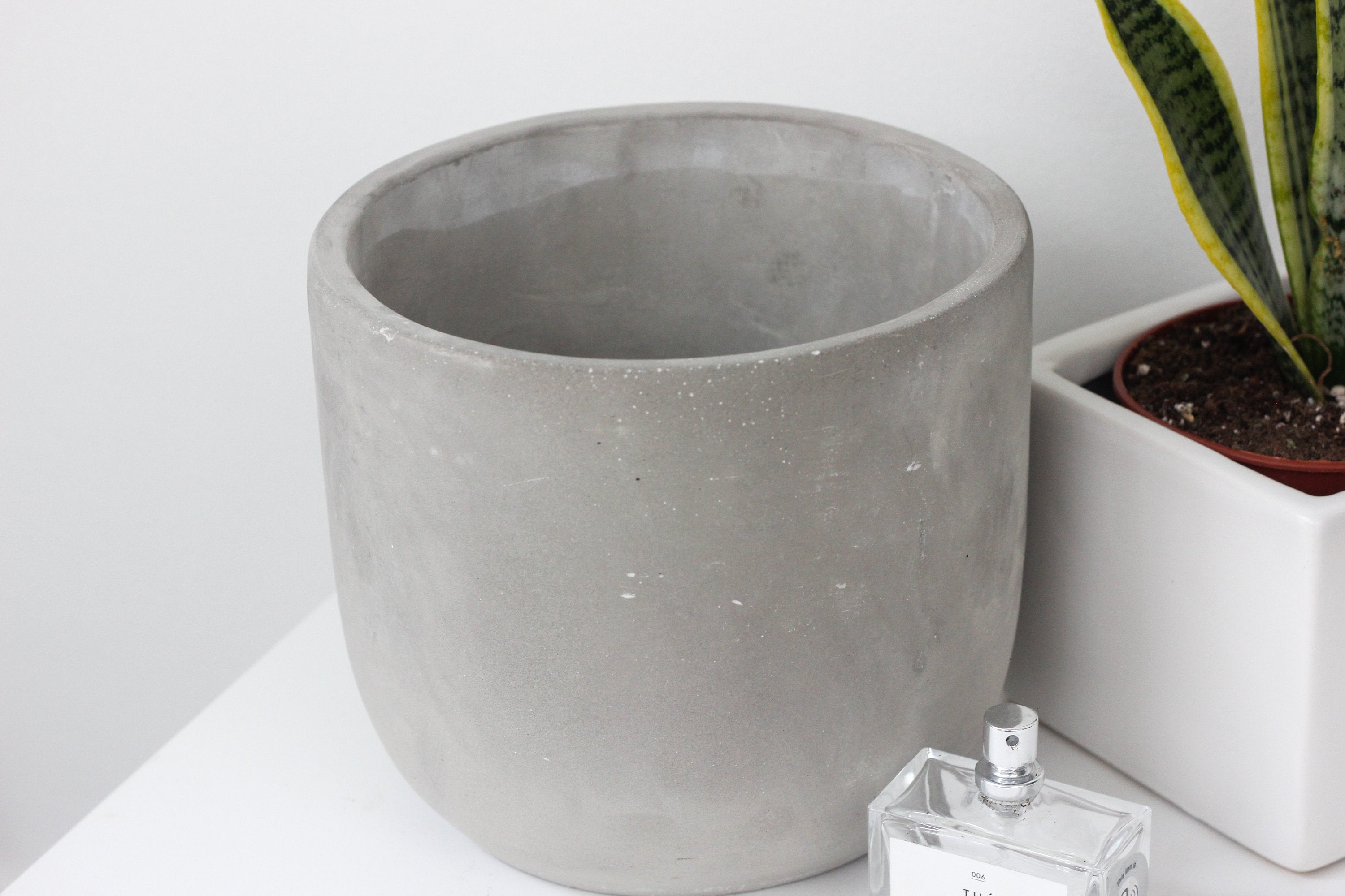Round Concrete Indoor Planter Pot