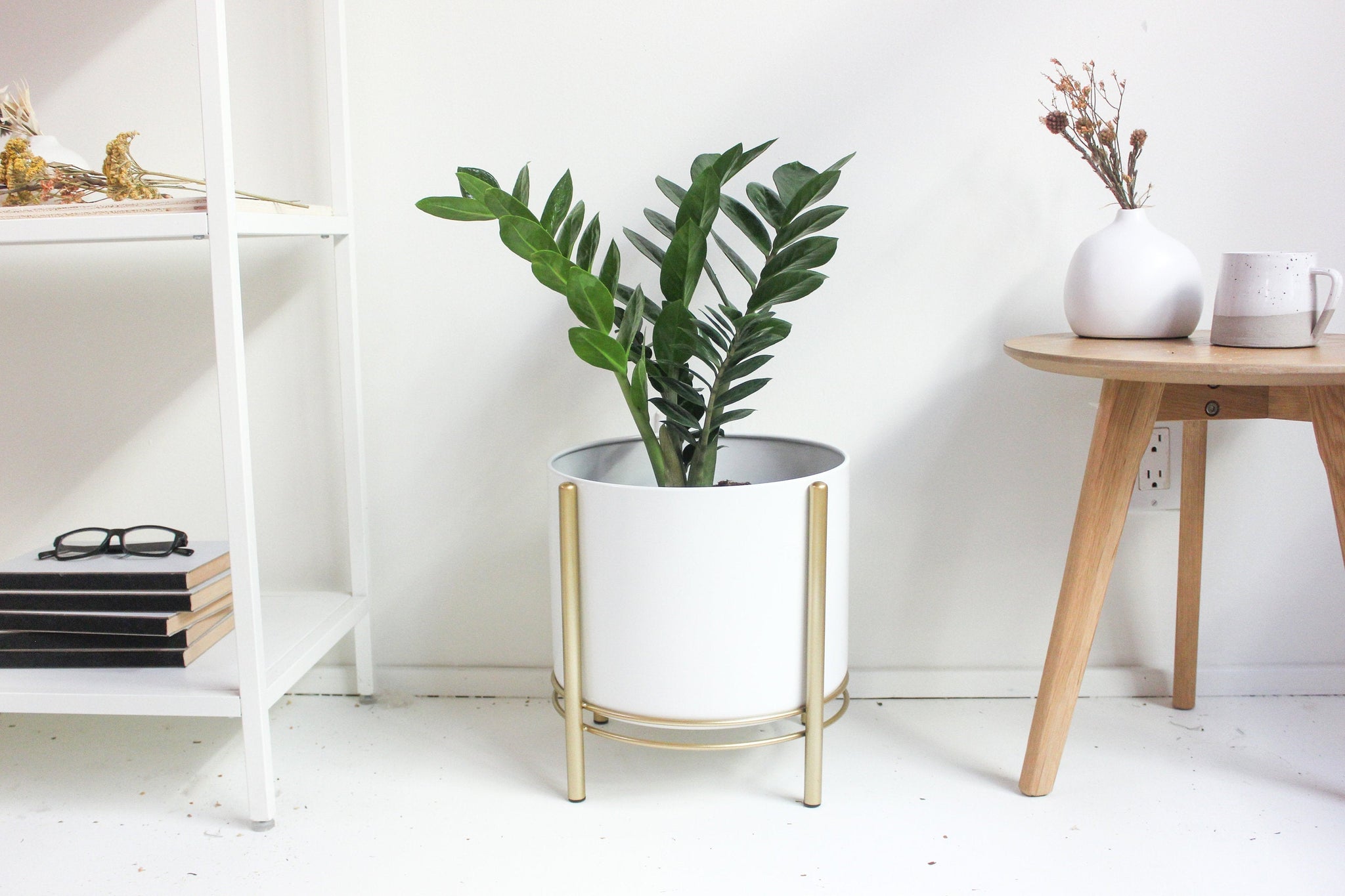 standing plant pot White Standing Planter Pot with Modern Gold Plant Stand – SPROUT & ABOUT
