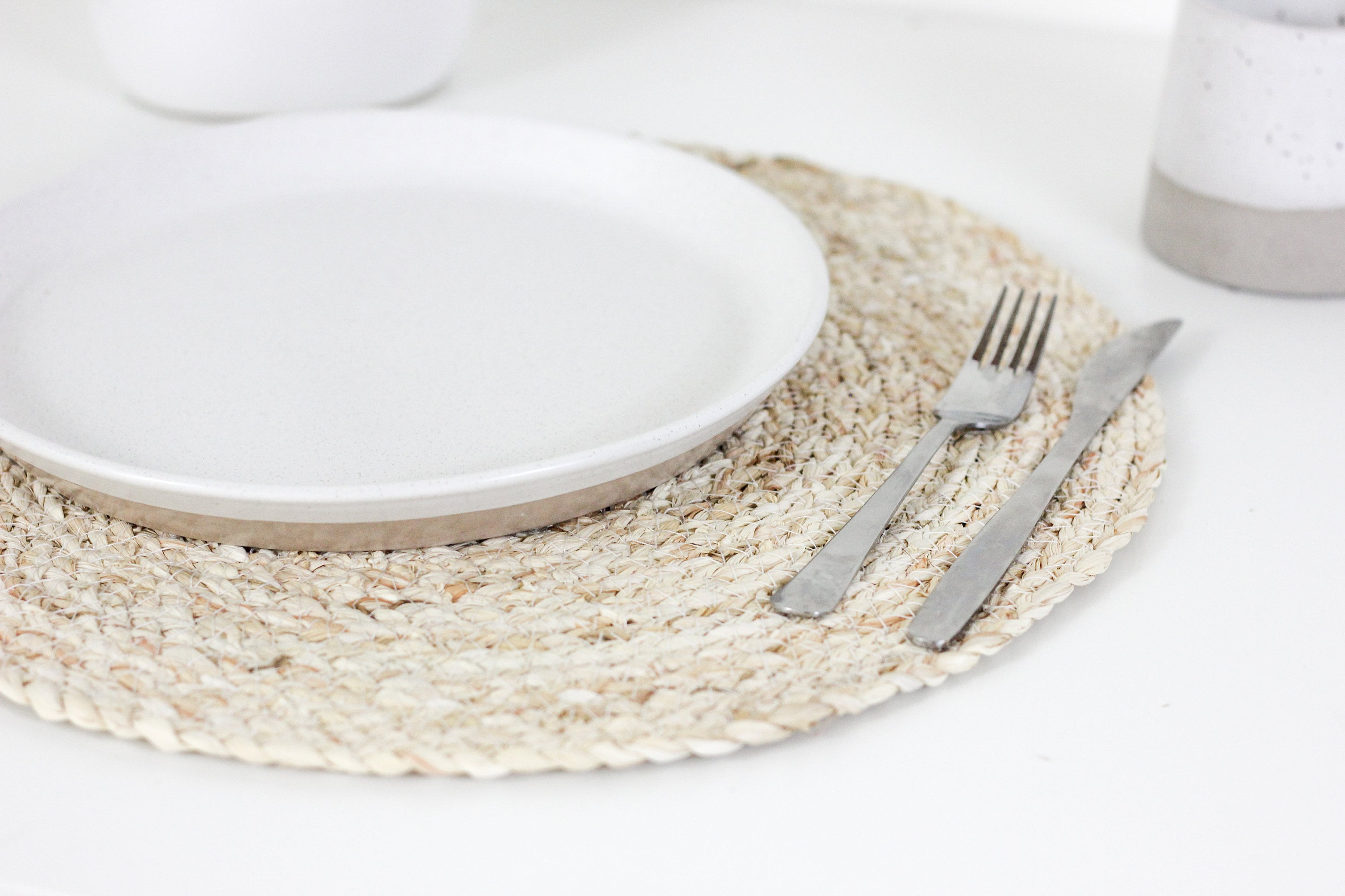 Contrast Jute Braided Round Placemat Neutral Dining Decor
