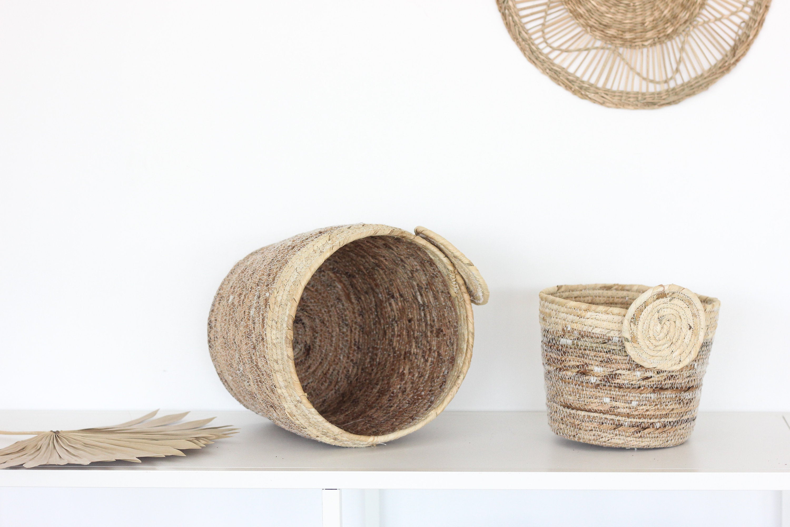Woven Jute Storage and Plant Basket with Circle Accent