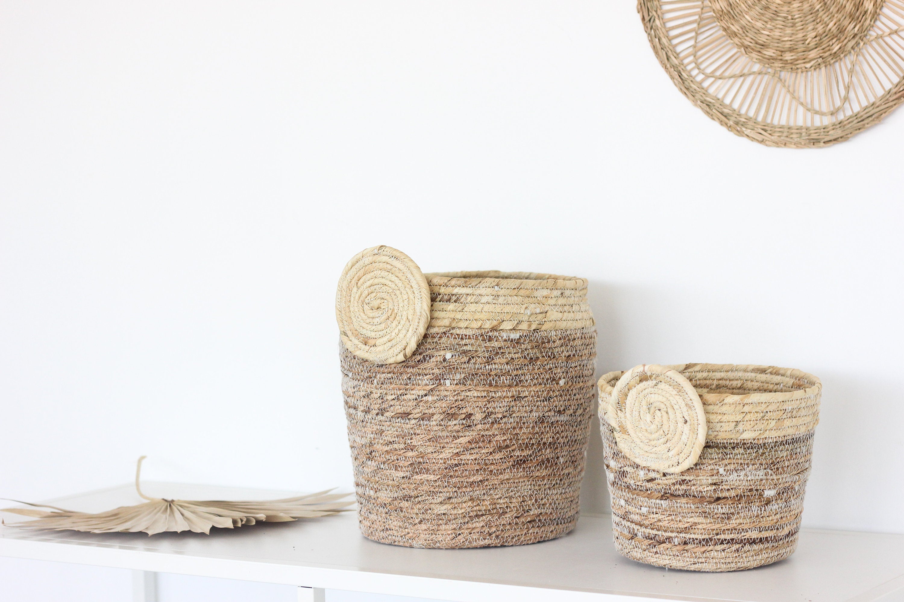 Woven Jute Storage and Plant Basket with Circle Accent