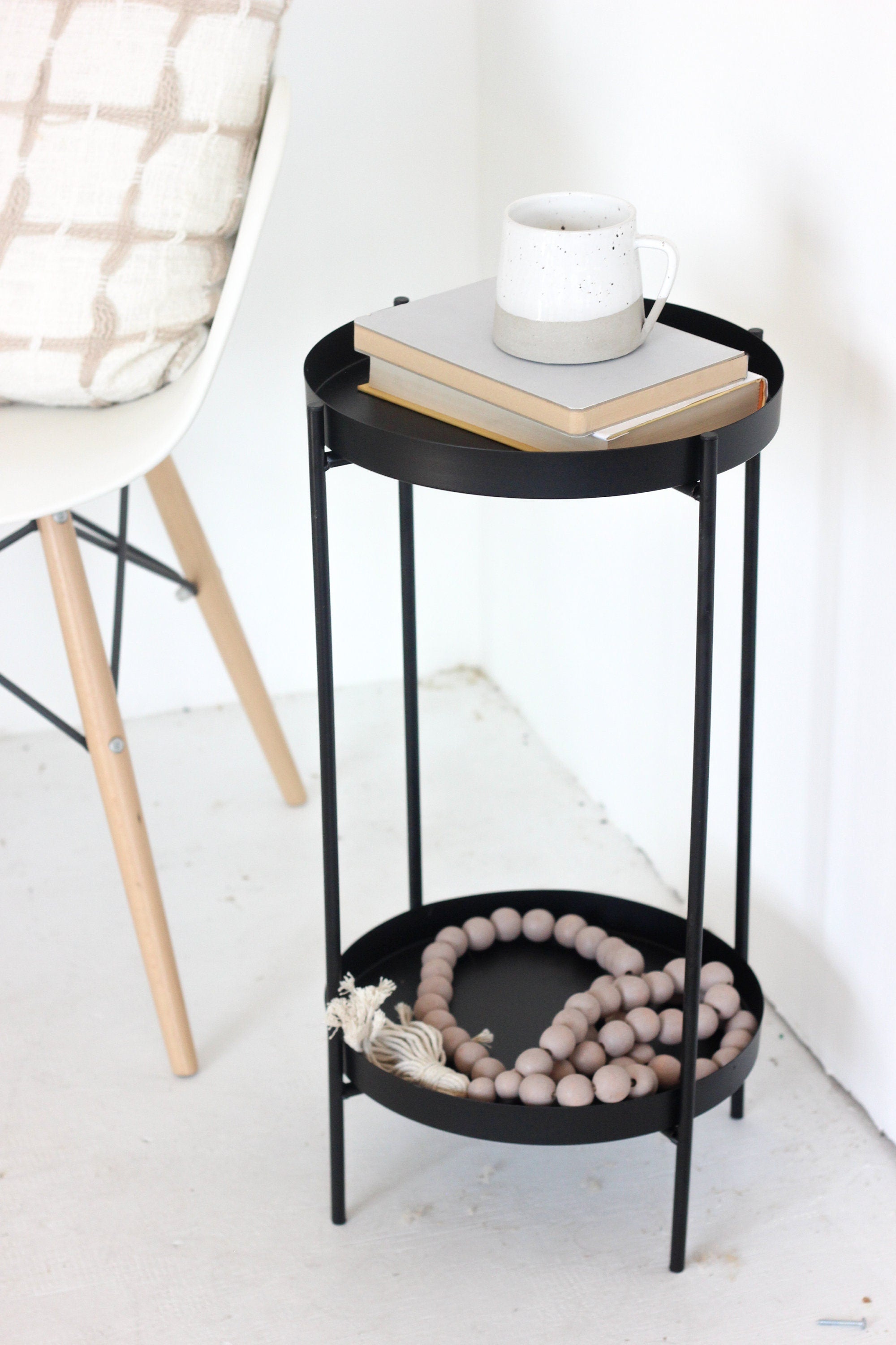 Round Side Table  in Metal Black or White