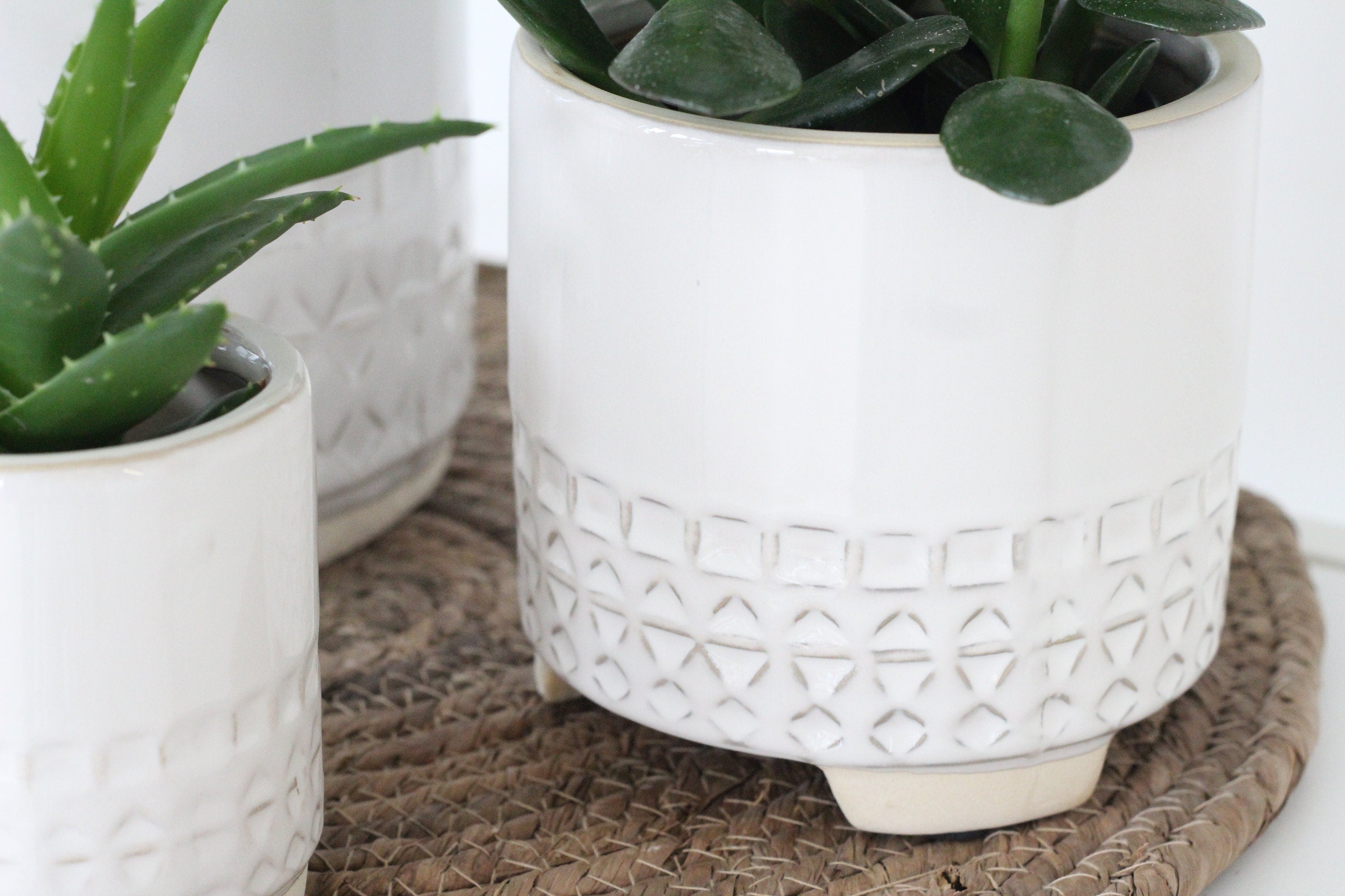 footed plant pot White and Beige Ceramic Footed Planter Pot – SPROUT & ABOUT
